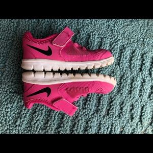 Girls Nike size 6c shoes